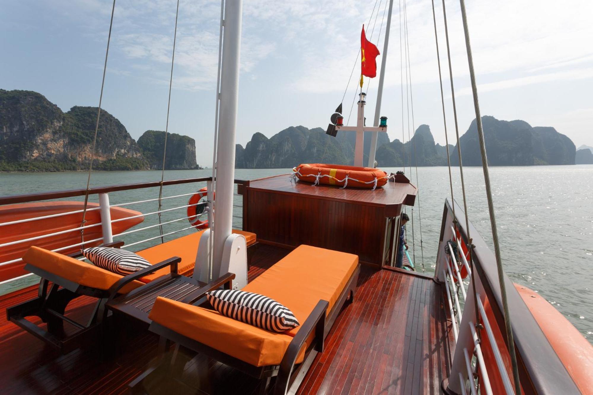 Emeraude Classic Cruises Ha Long Exterior foto