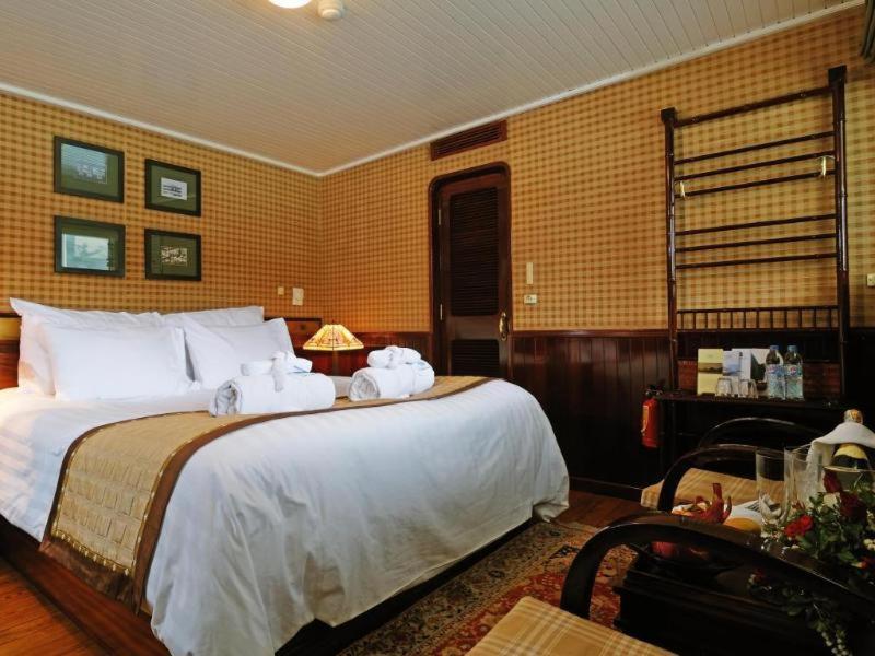 Emeraude Classic Cruises Ha Long Quarto foto